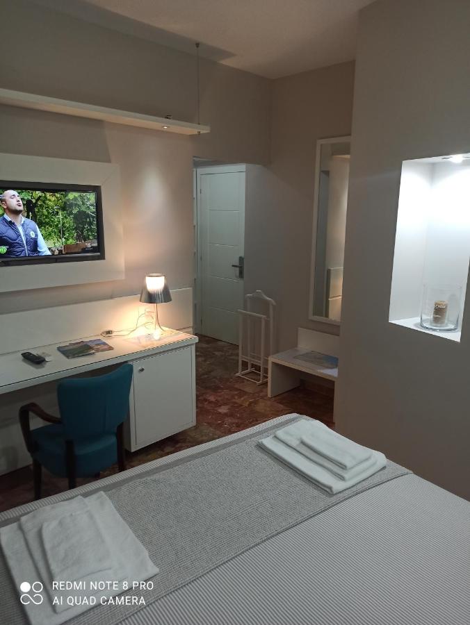 B&B Vanity photo