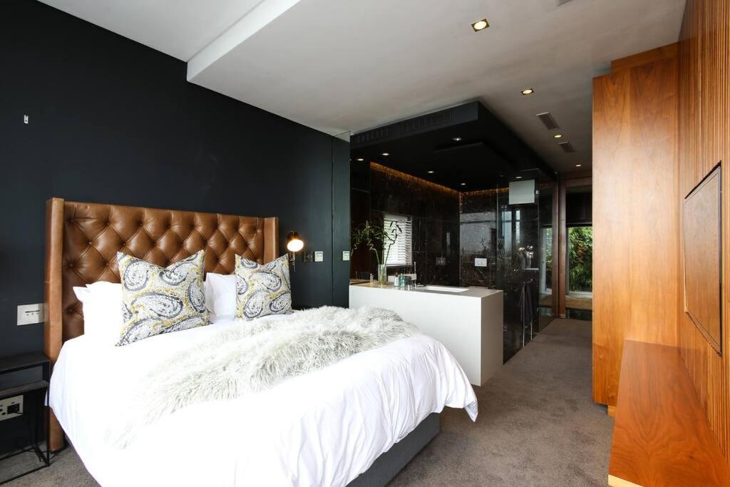 The Number Collection 5102 - 2