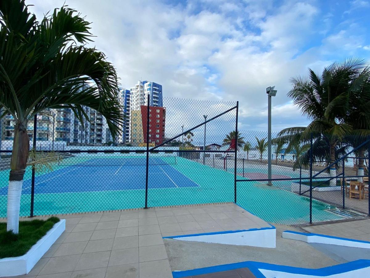 Tennis court: Departamento frente al mar, FONTAINE BLEAU