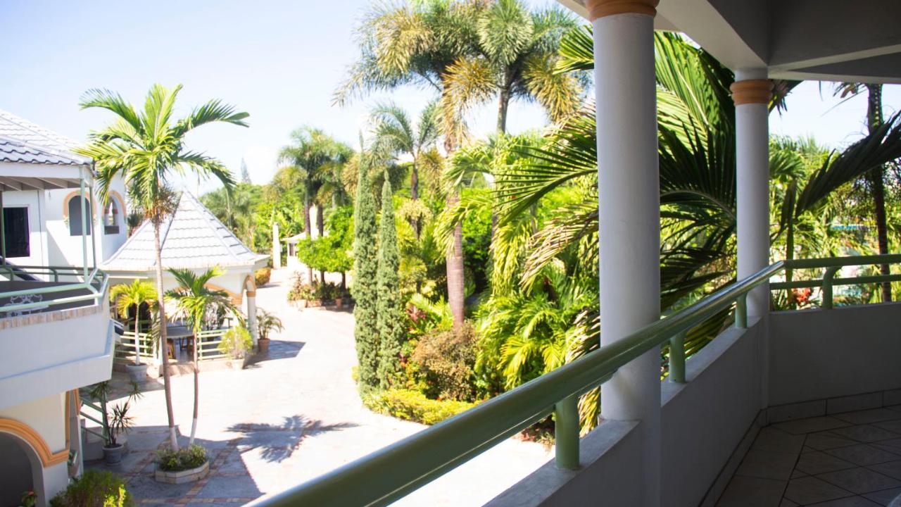 Holidays At Holiday Heaven - 3