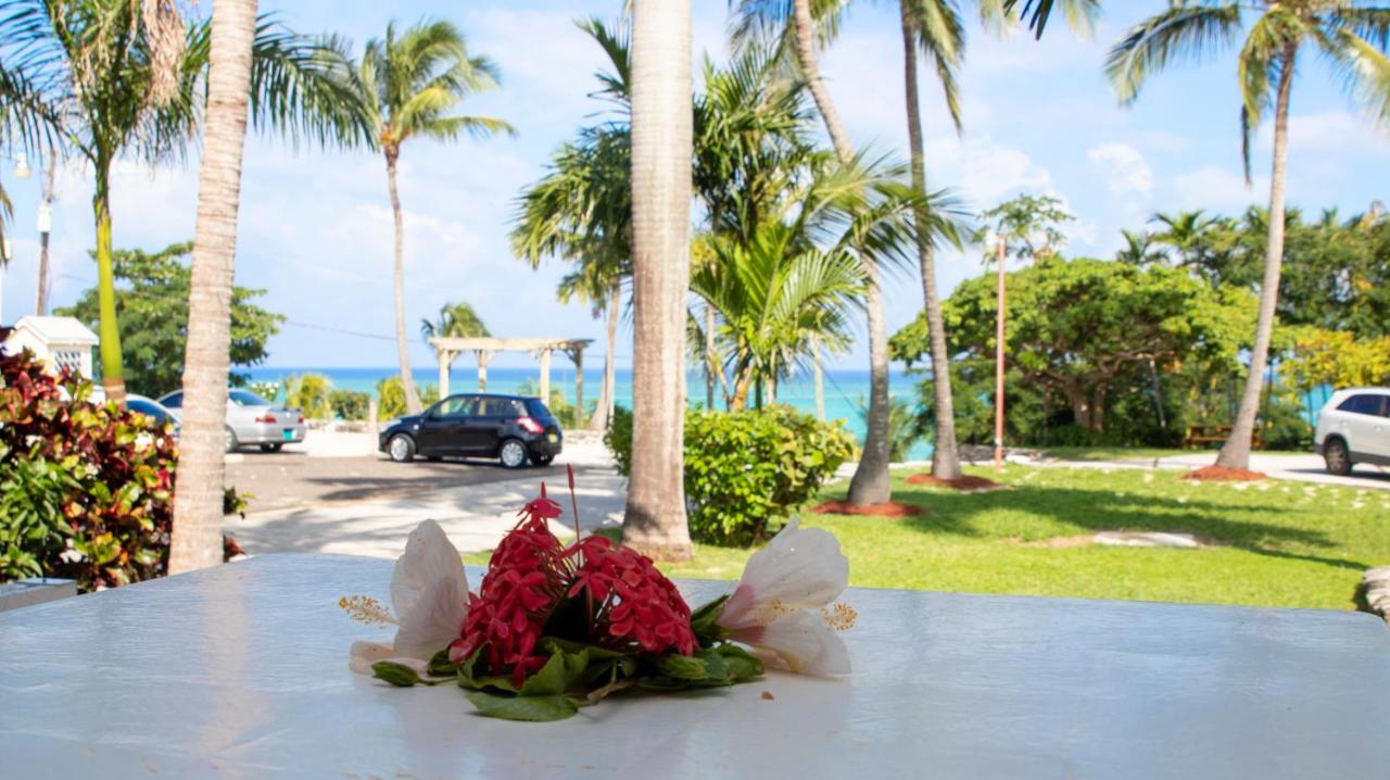 Orange Hill Beach Inn photo