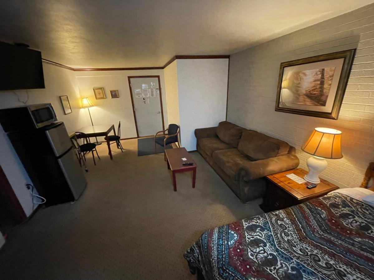 Highland Court Motel — photo 11