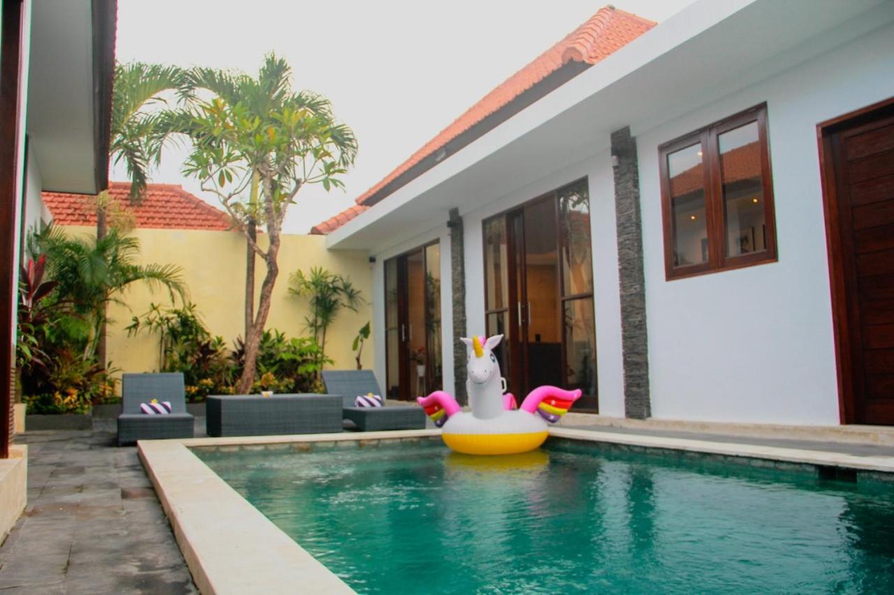 Villa Romantis di Canggu Villa Romantis di Canggu Villa Akmali Canggu