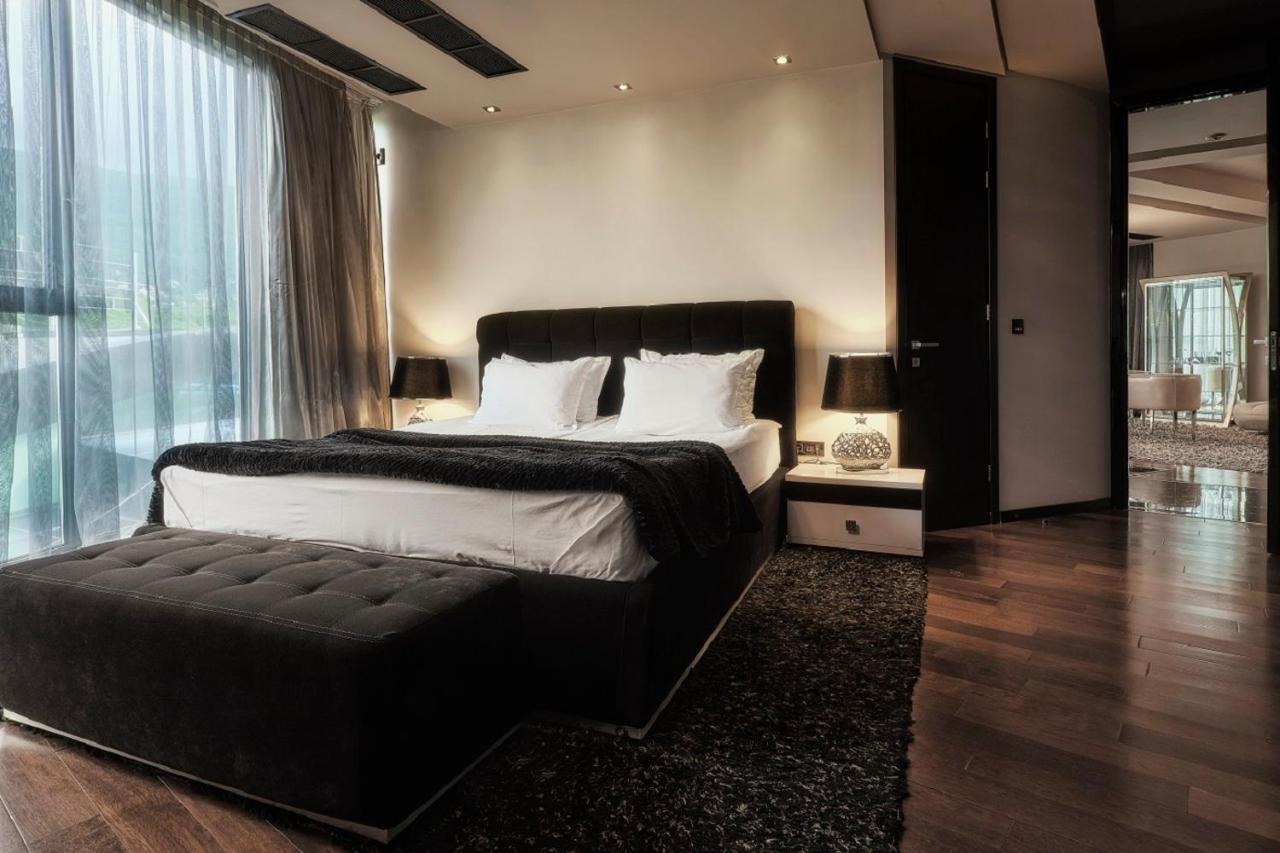 Hotel Emirates photo
