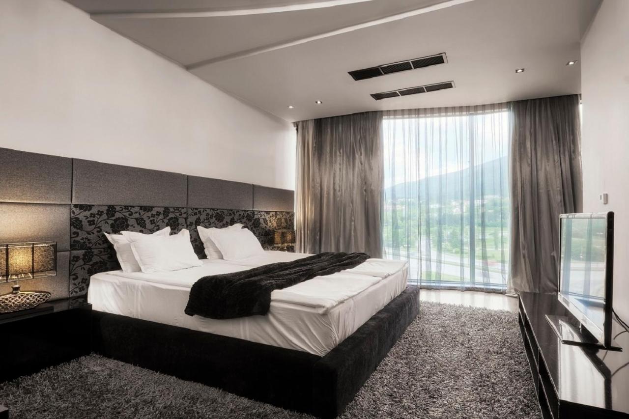 Hotel Emirates photo