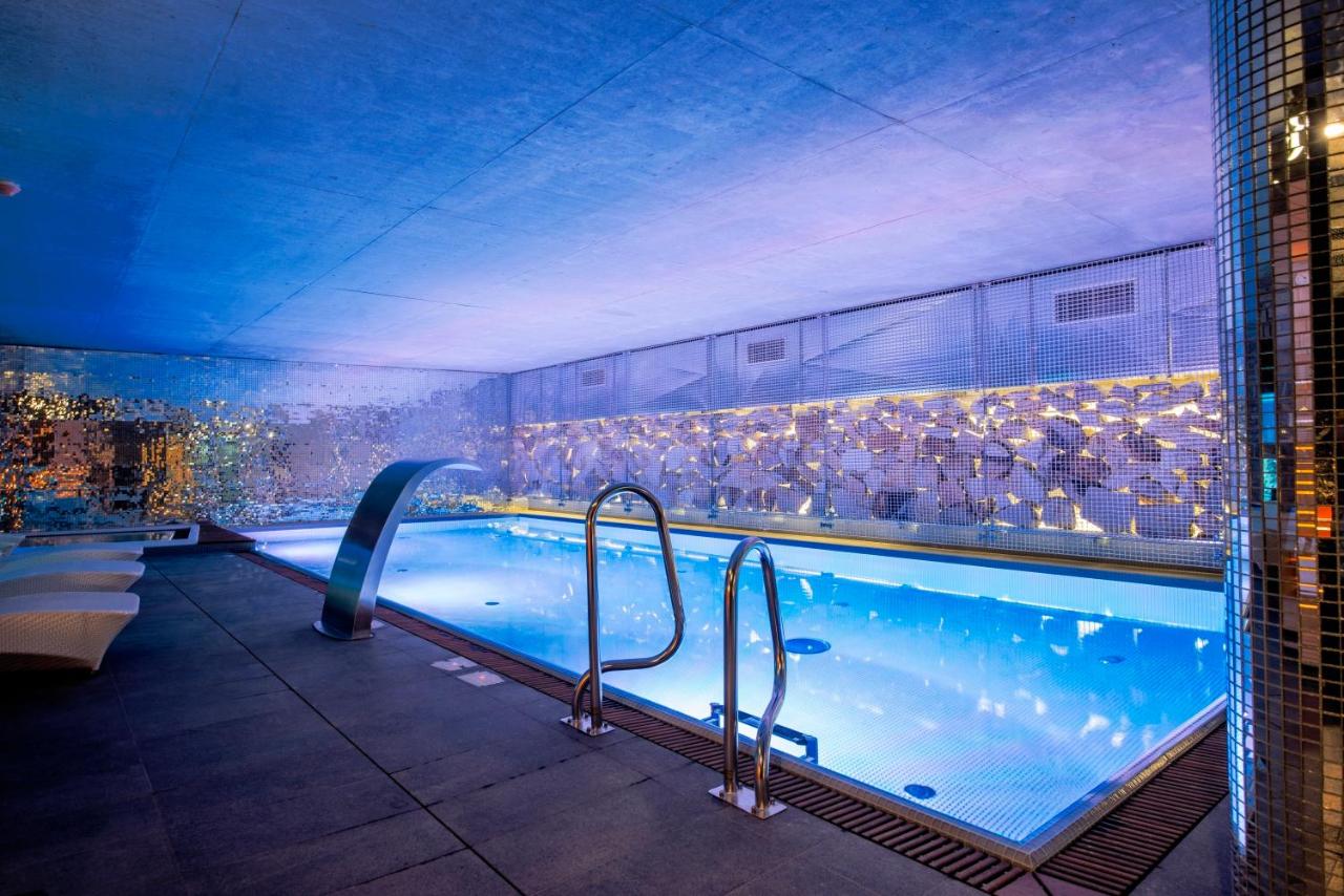 Heated swimming pool: Hotel Alter