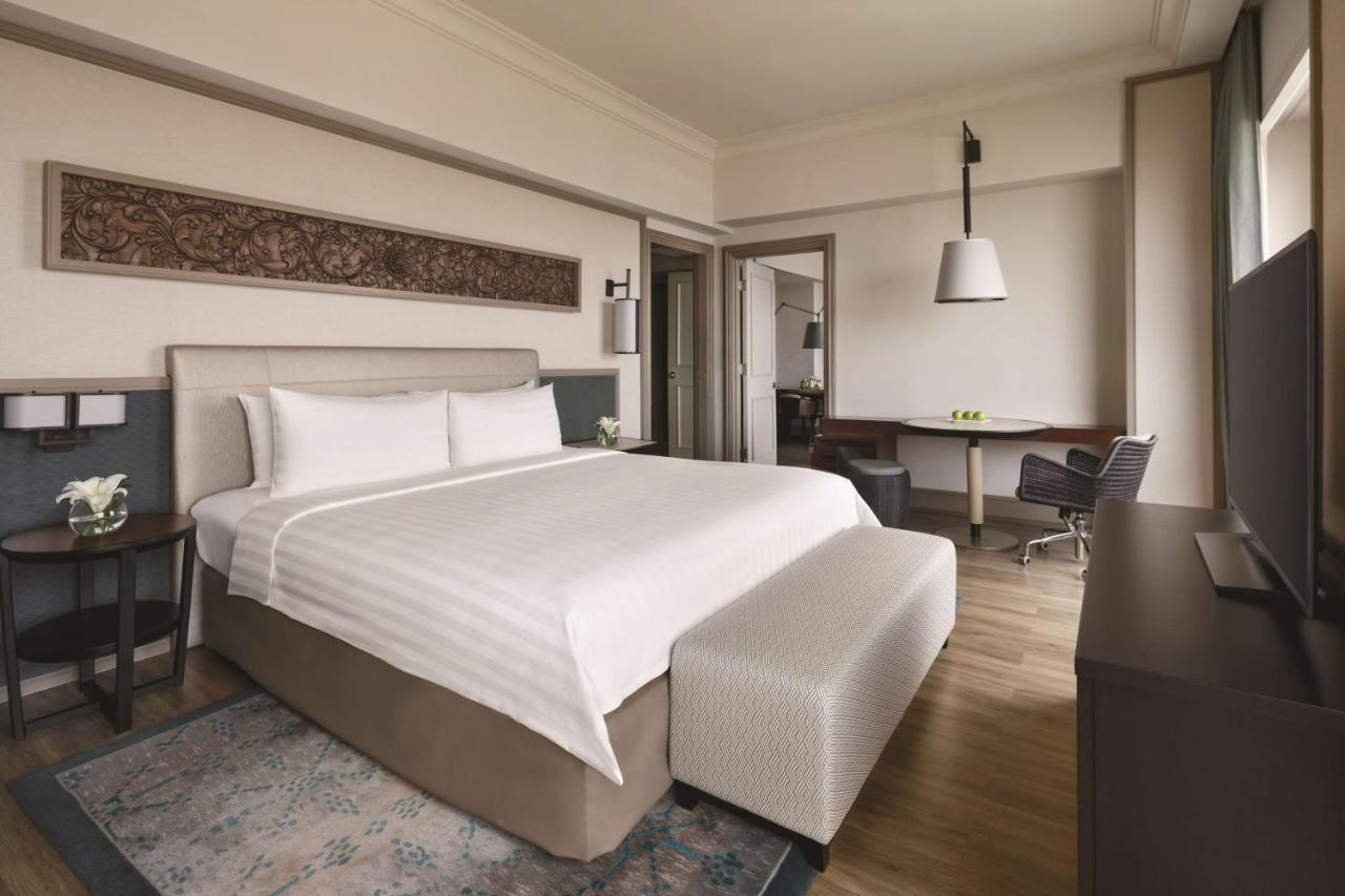Shangri La Surabaya Surabaya Updated Prices Source From booking.com Image Size Width 853 x Height 1280 Shangri La Surabaya Surabaya Updated Prices - Italian Restaurant Shangri La Surabaya