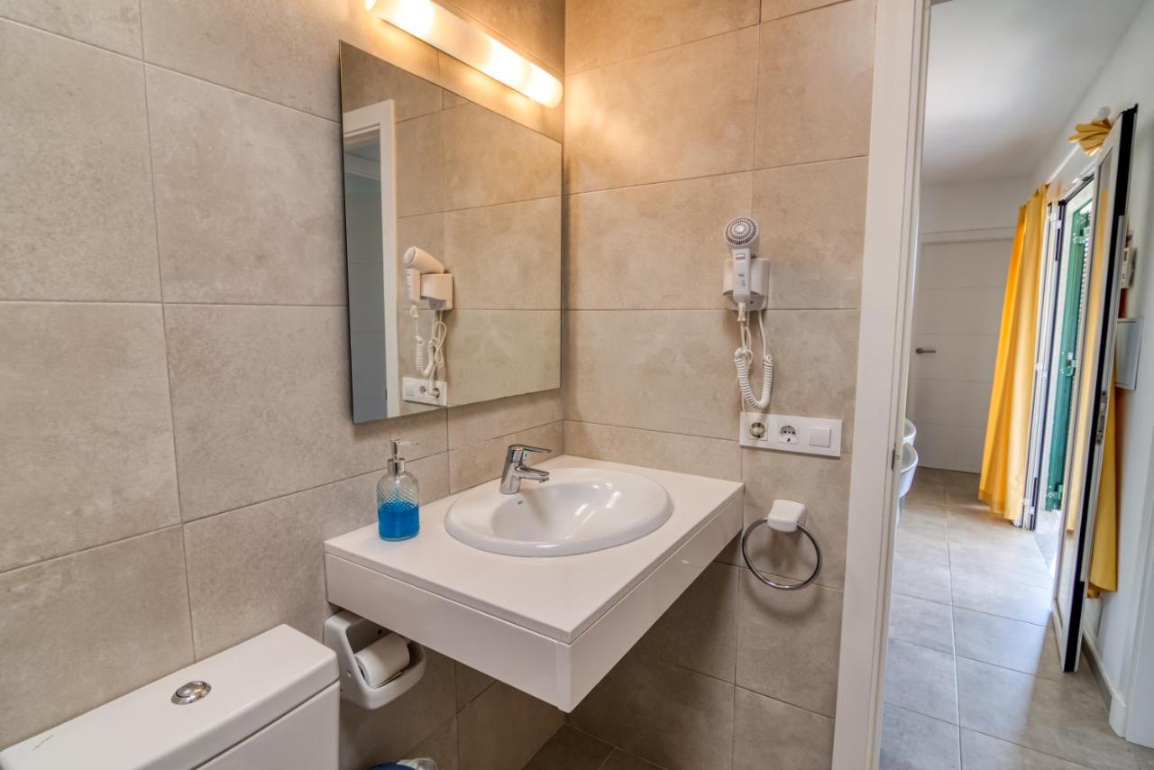 Apartamentos Las Golondrinas, Calan Bosch – Updated 2022 Prices