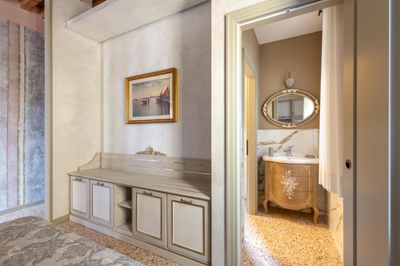 Ca' Cappello Venice Apartment 1 with Canal View - 3
