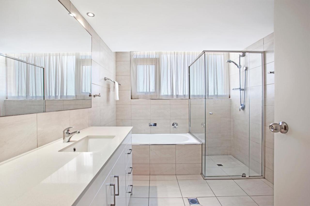 Southern Cross Beachfront Holiday Apartments photo