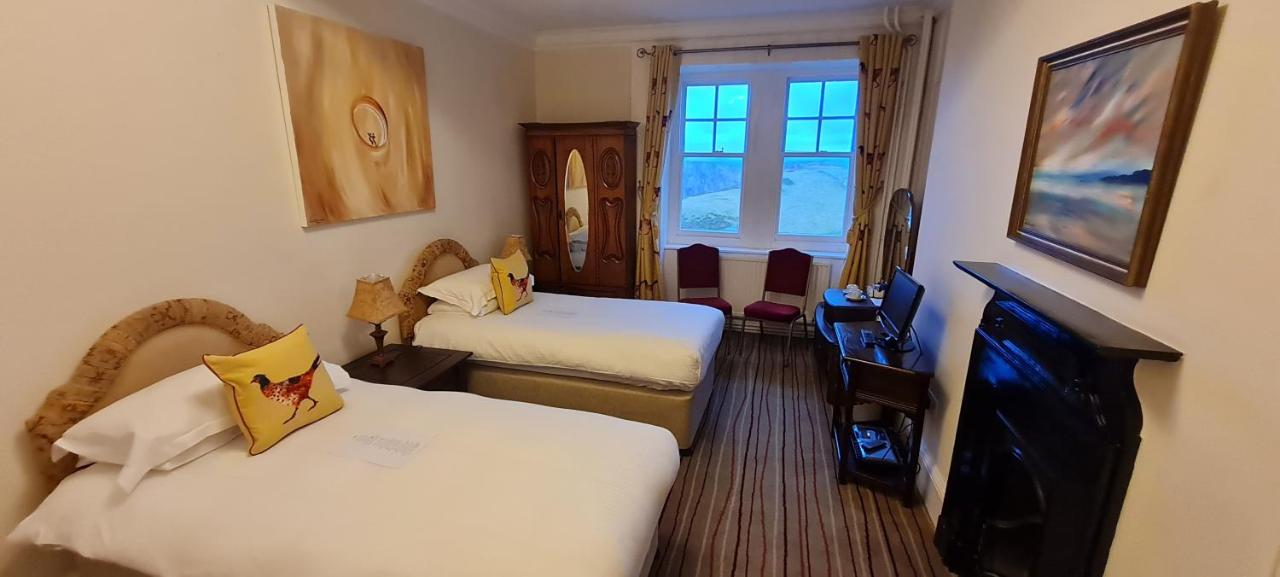 Camelot Castle Hotel - Laterooms