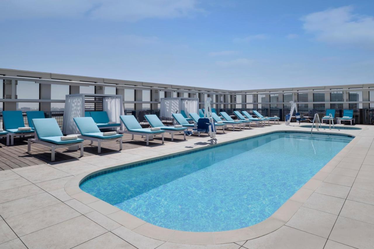 Rooftop swimming pool: Hyatt House LAX Century Blvd