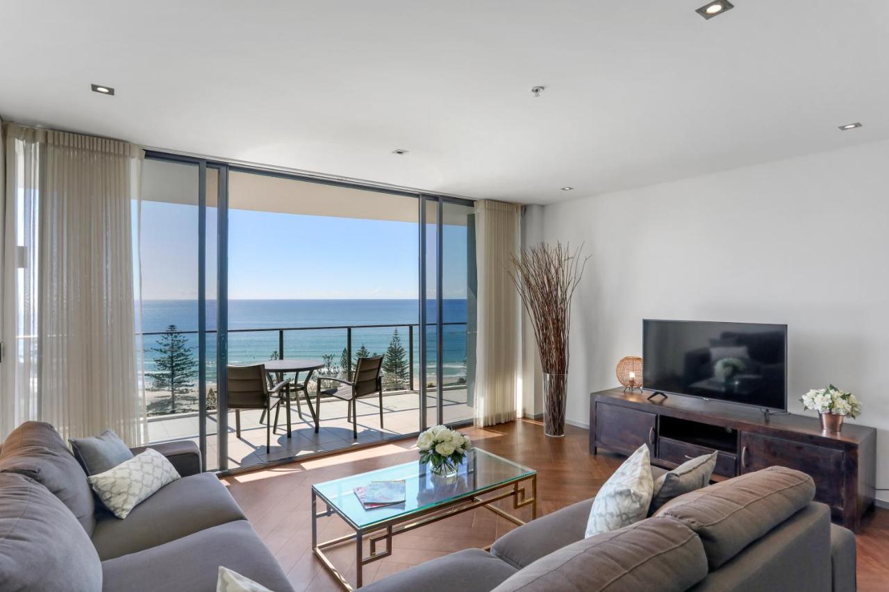 Ambience on Burleigh Beach photo