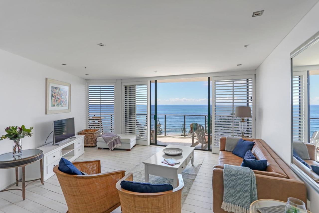 Ambience on Burleigh Beach photo