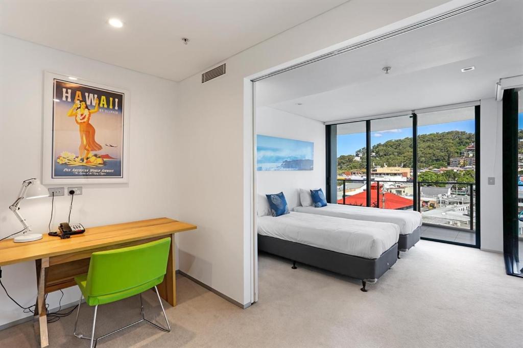 Ambience on Burleigh Beach photo
