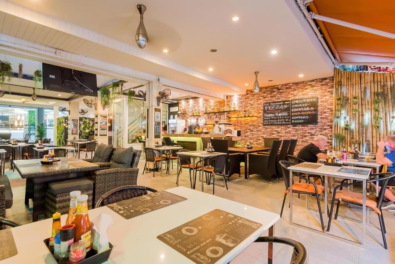 Hallo Patong Hotel - Rooftop Pool - Stunning Mountain Views & OTOP Market - 5