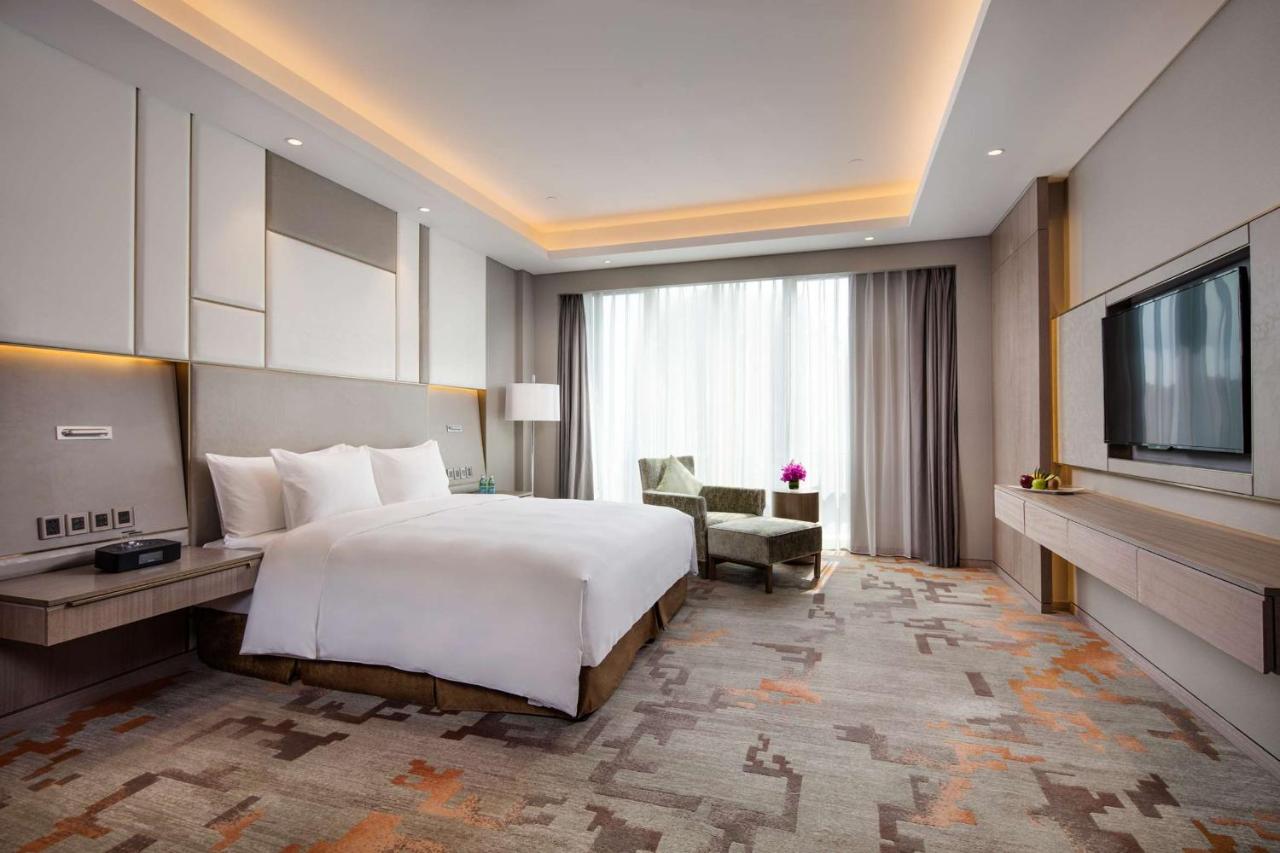 Radisson Exhibition Center Shanghai photo