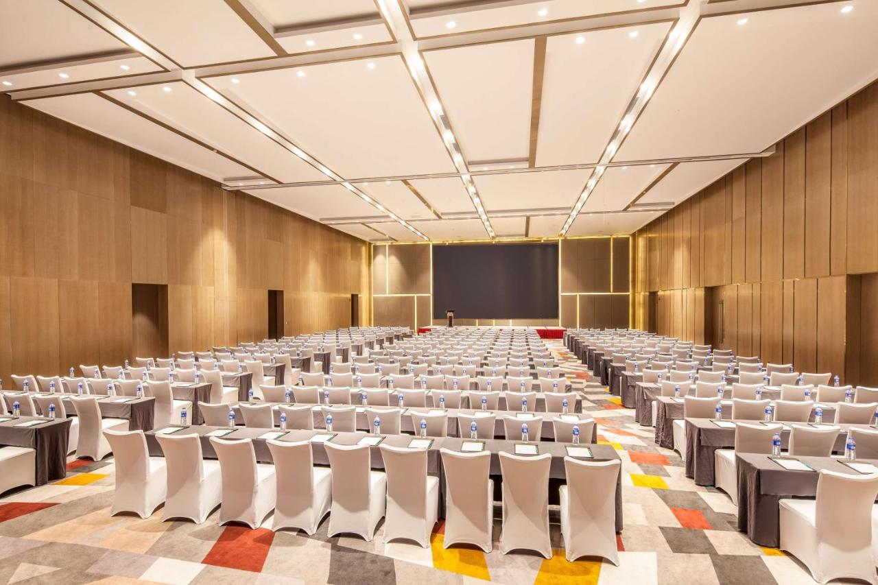 Radisson Exhibition Center Shanghai photo