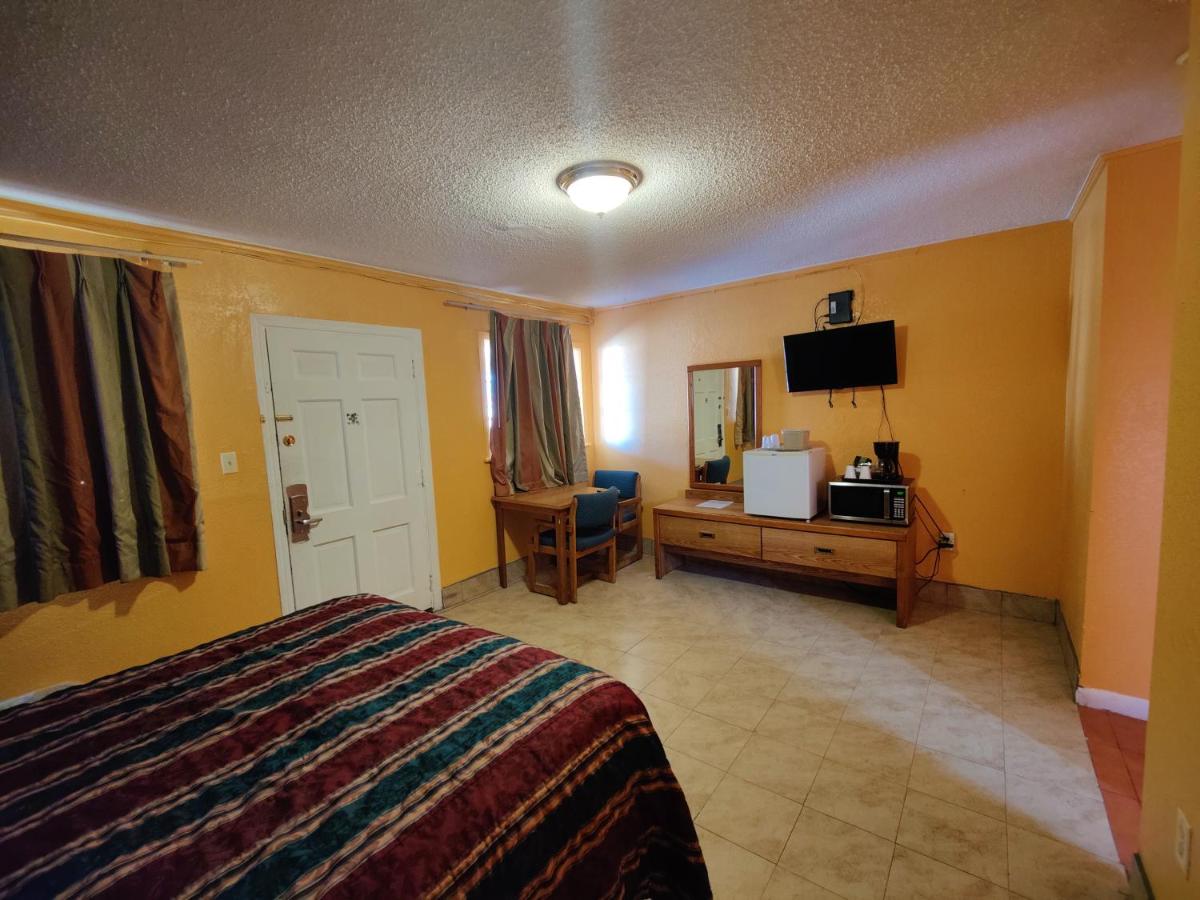 Deming Motel — photo 12
