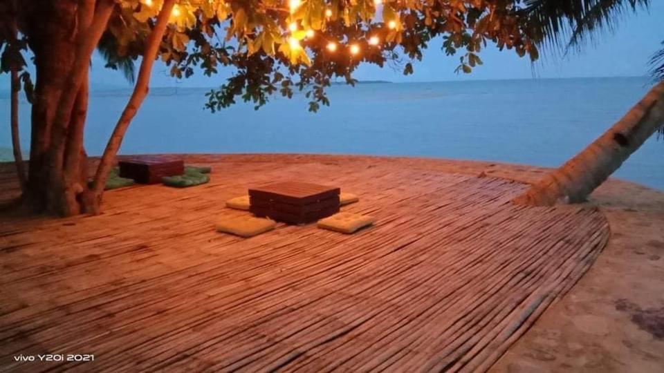 Beach: Mecaja Beach House