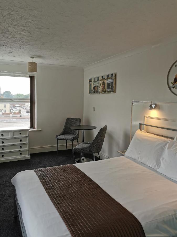 Elmfield Guest Accommodation - Laterooms