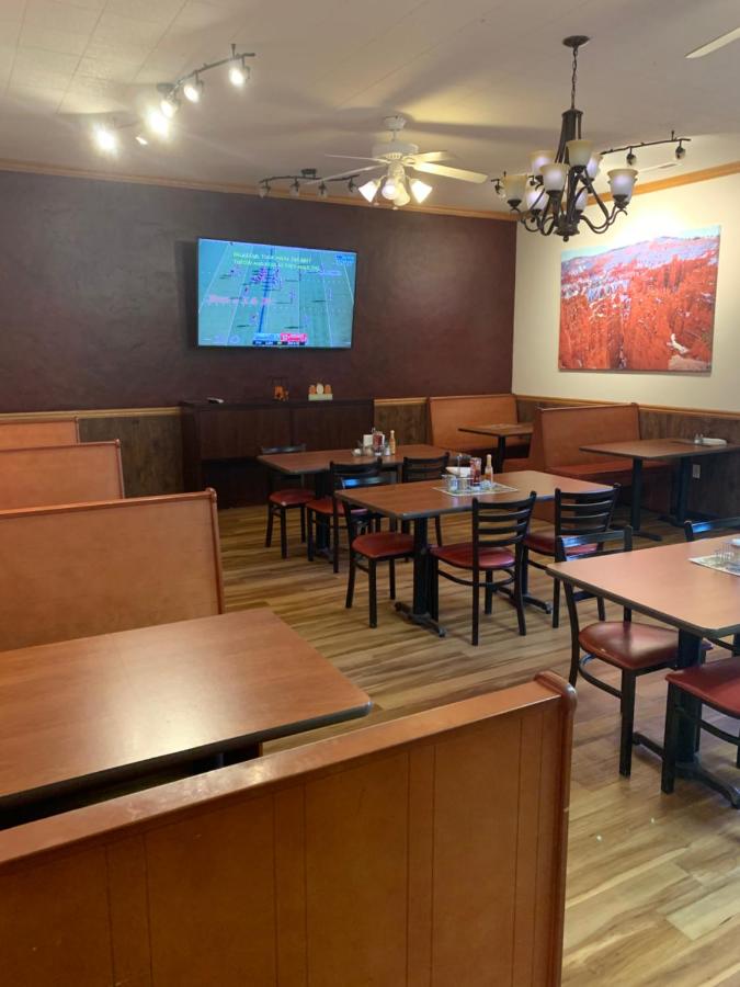 Zions Most Wanted Hotel — photo 5