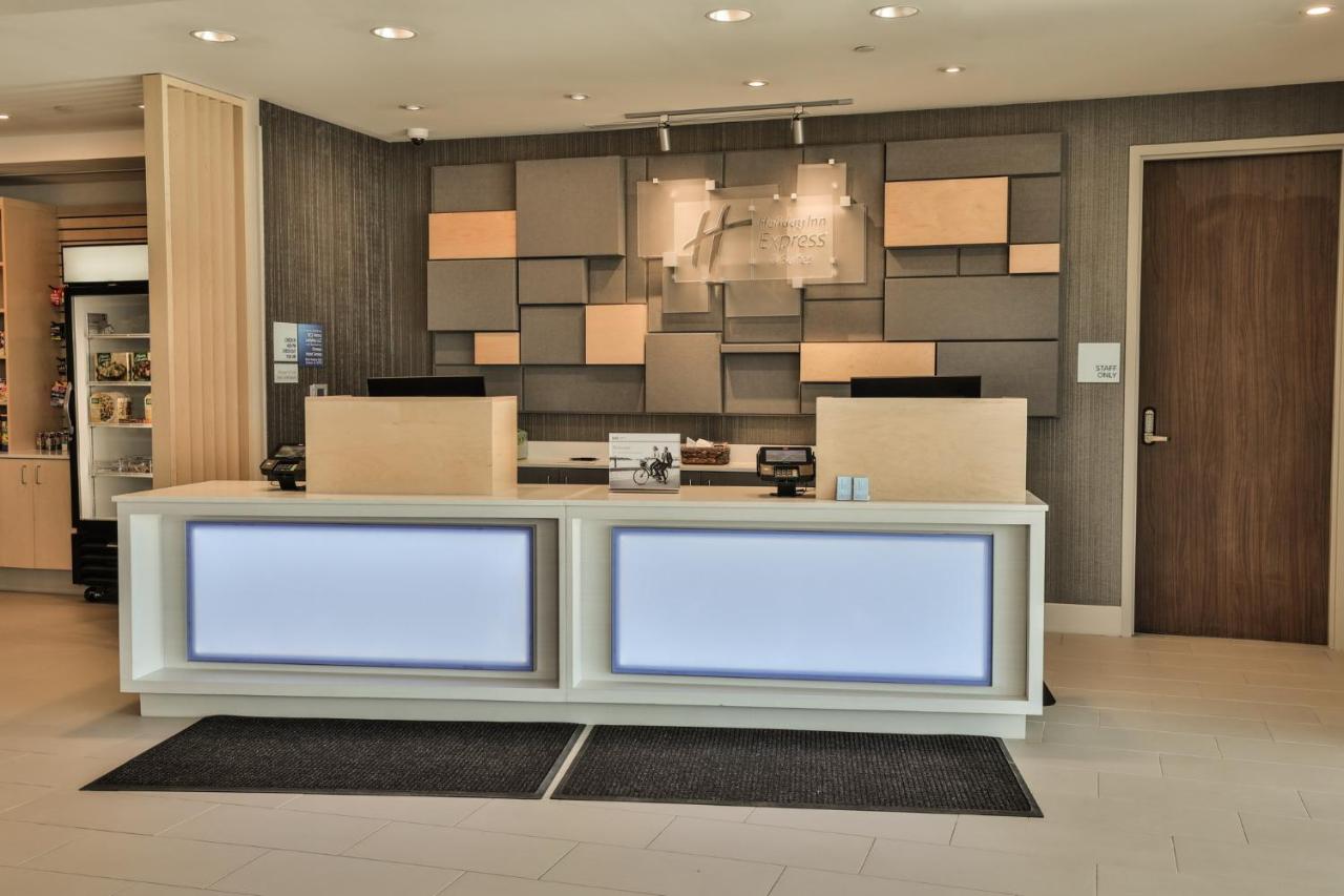 Holiday Inn Express & Suites - Nashville MetroCenter Downtown by IHG - 3
