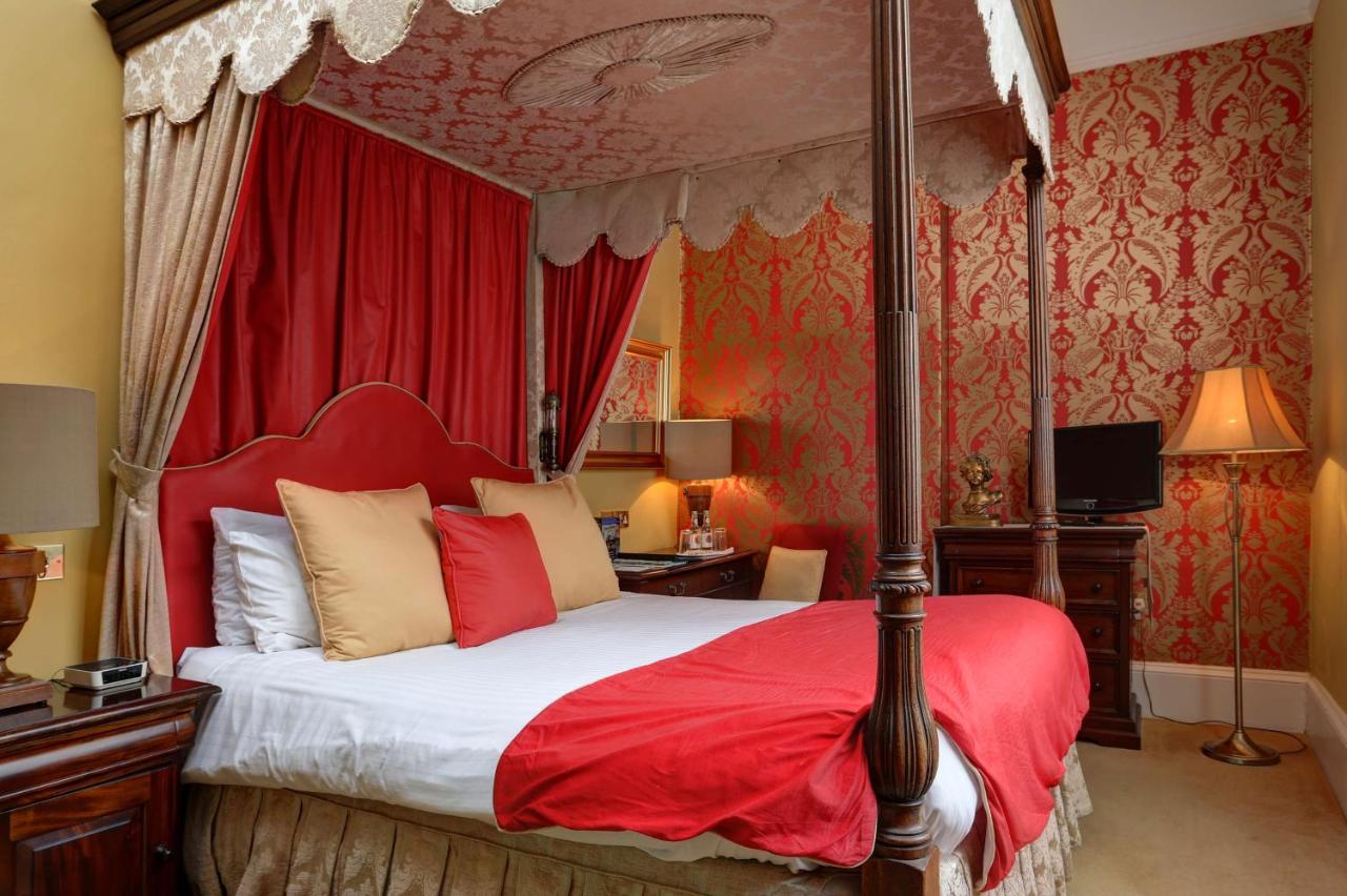 Superior Four Poster Room