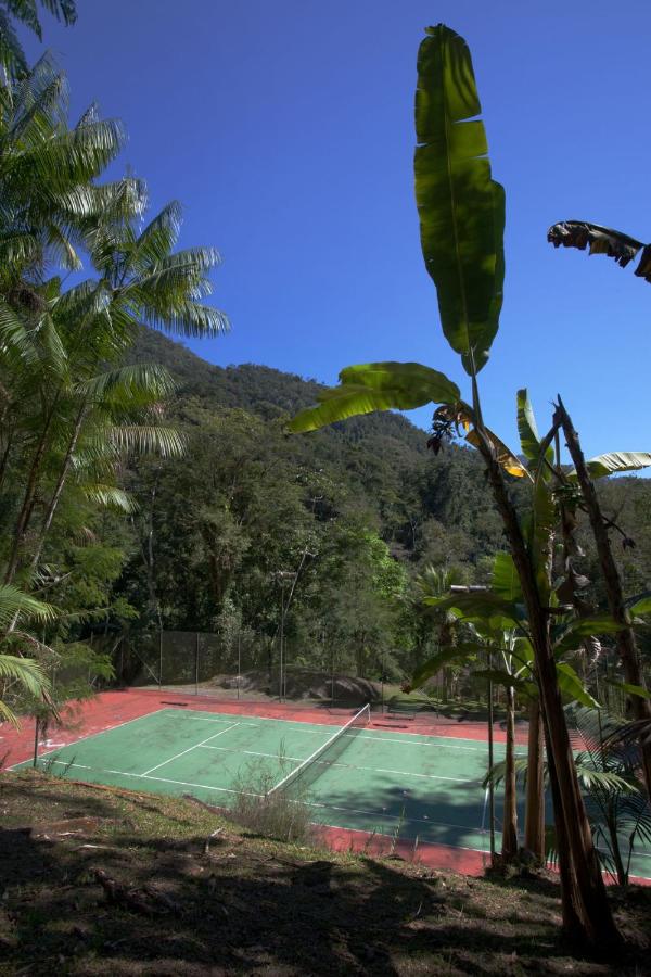 Tennis court: Pousada Bromelias e Bem Estar