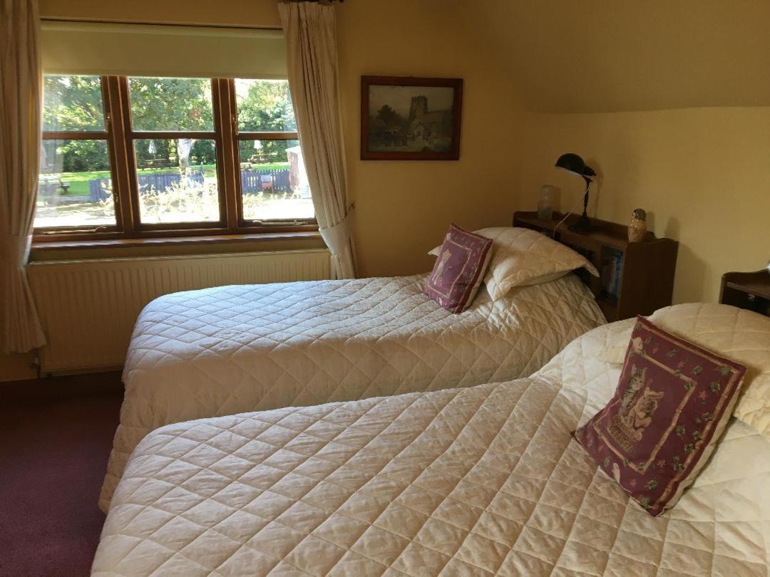 Woundales Farmhouse Bed and Breakfast - Laterooms