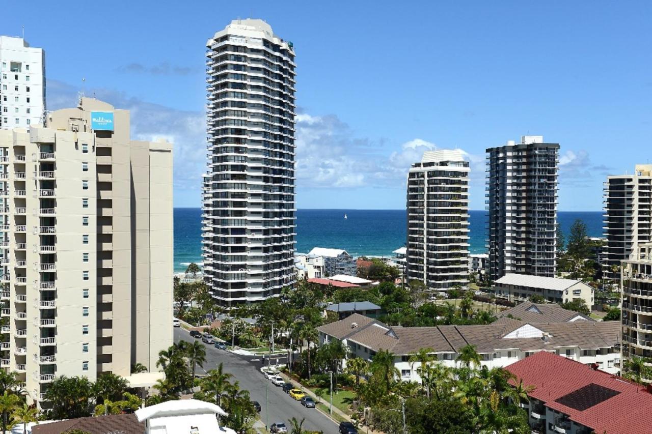 The Meriton Apartments on Main Beach photo