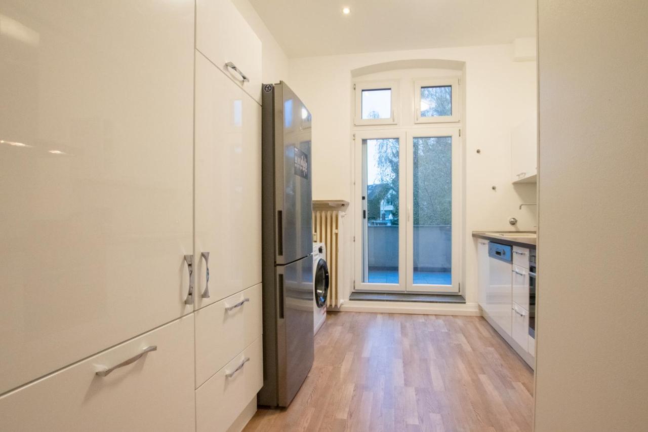 Tolstov Apartments - 1 or 3 Room Apartments - 20 Min Messe DUS and Old Town DUS
