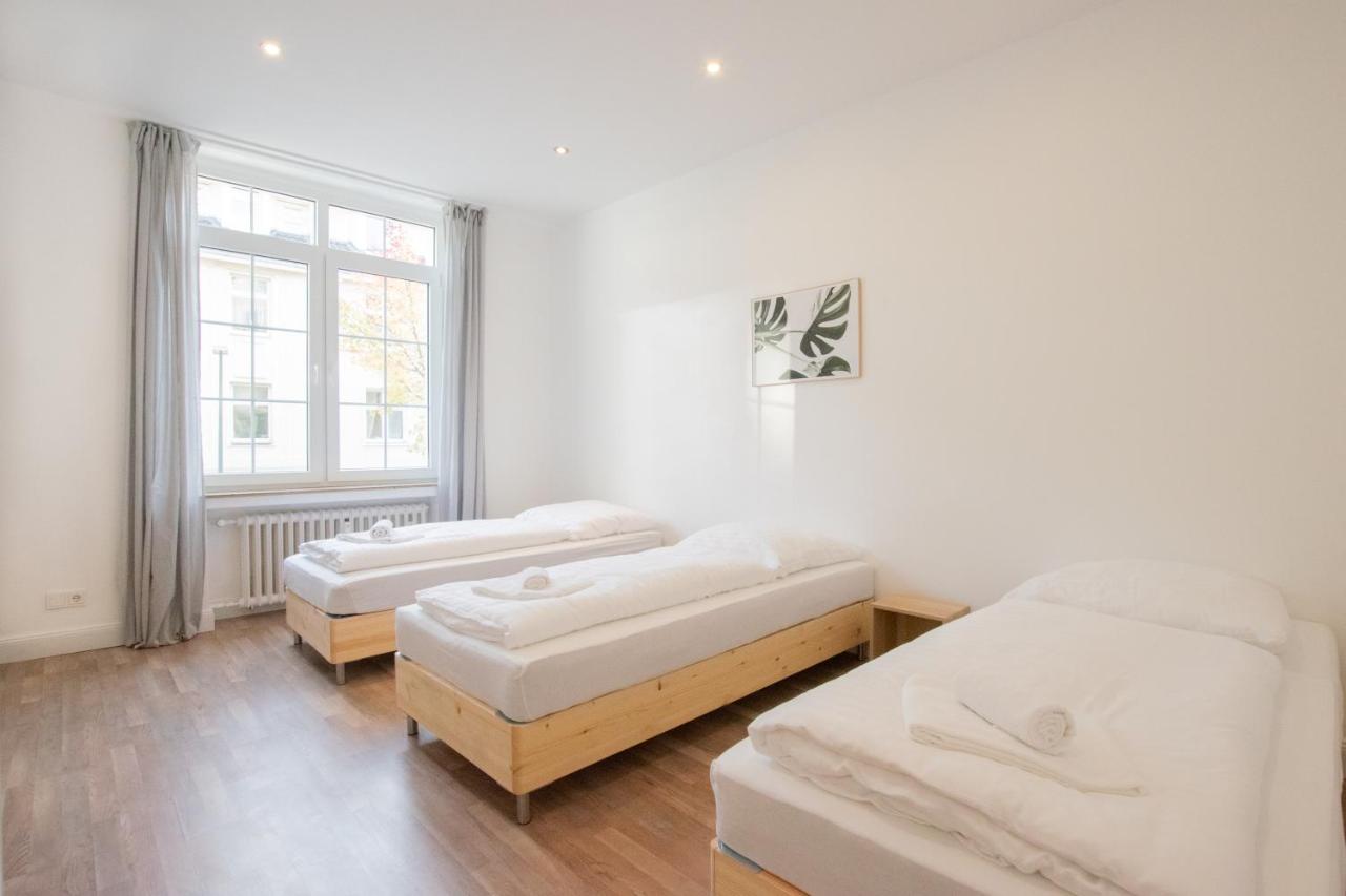 Tolstov Apartments - 1 or 3 Room Apartments - 20 Min Messe DUS and Old Town DUS