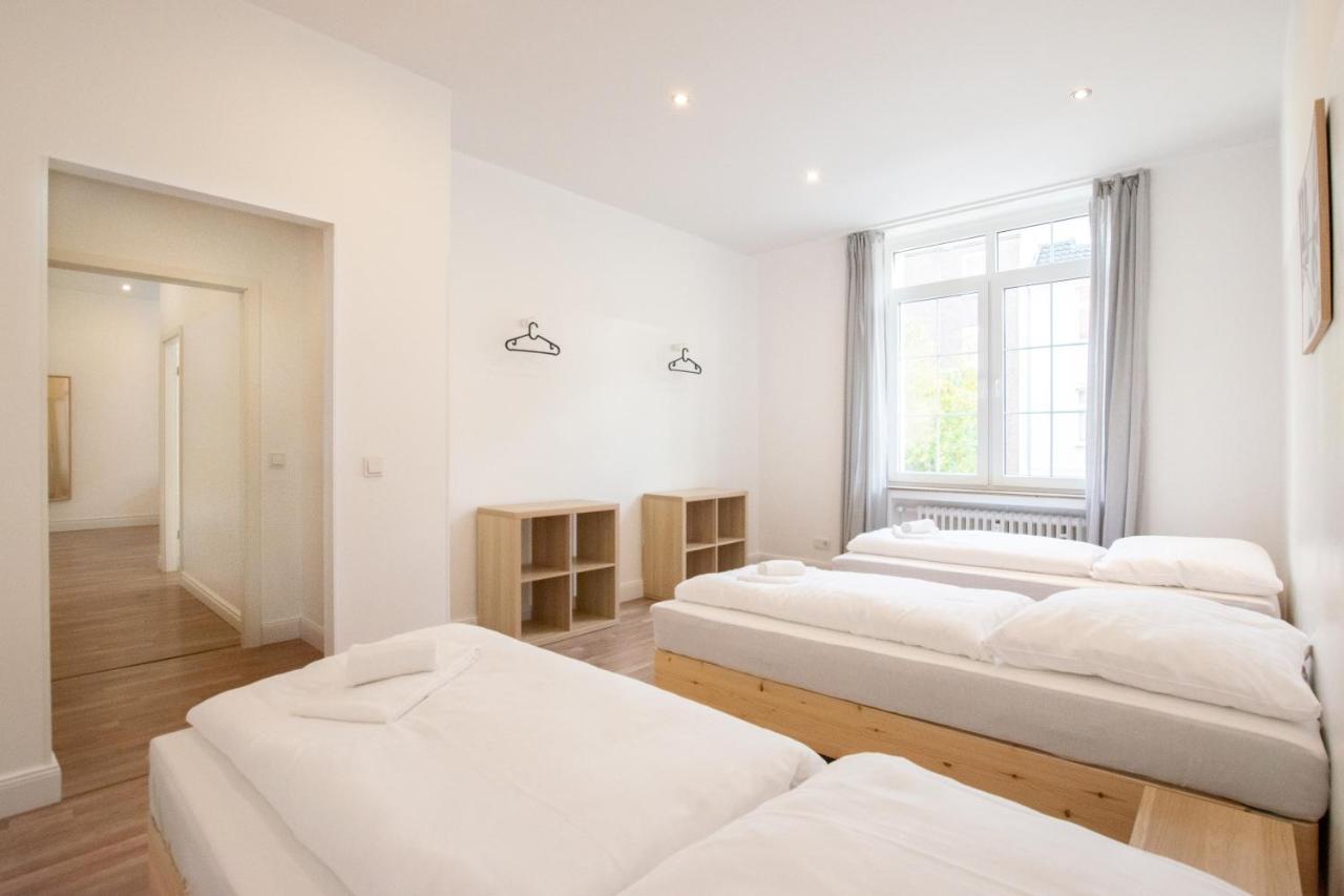 Tolstov Apartments - 1 or 3 Room Apartments - 20 Min Messe DUS and Old Town DUS