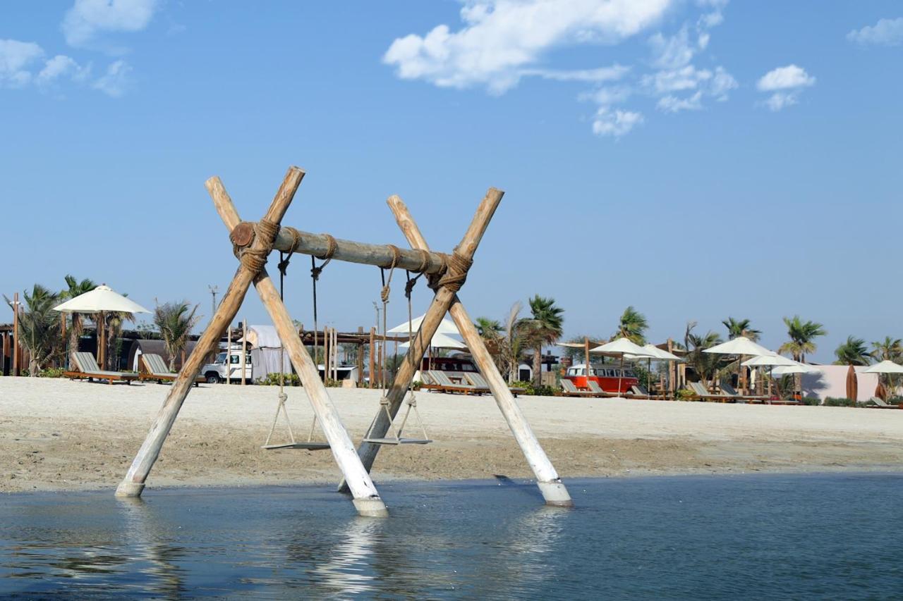 Beach: Bab Al Nojoum - Hudayriyat