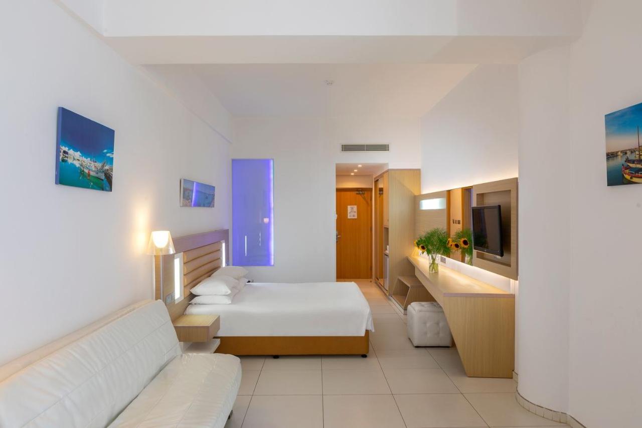 Vrissaki Beach Hotel photo