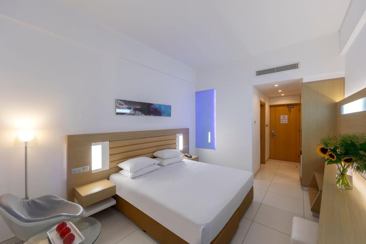 Vrissaki Beach Hotel photo