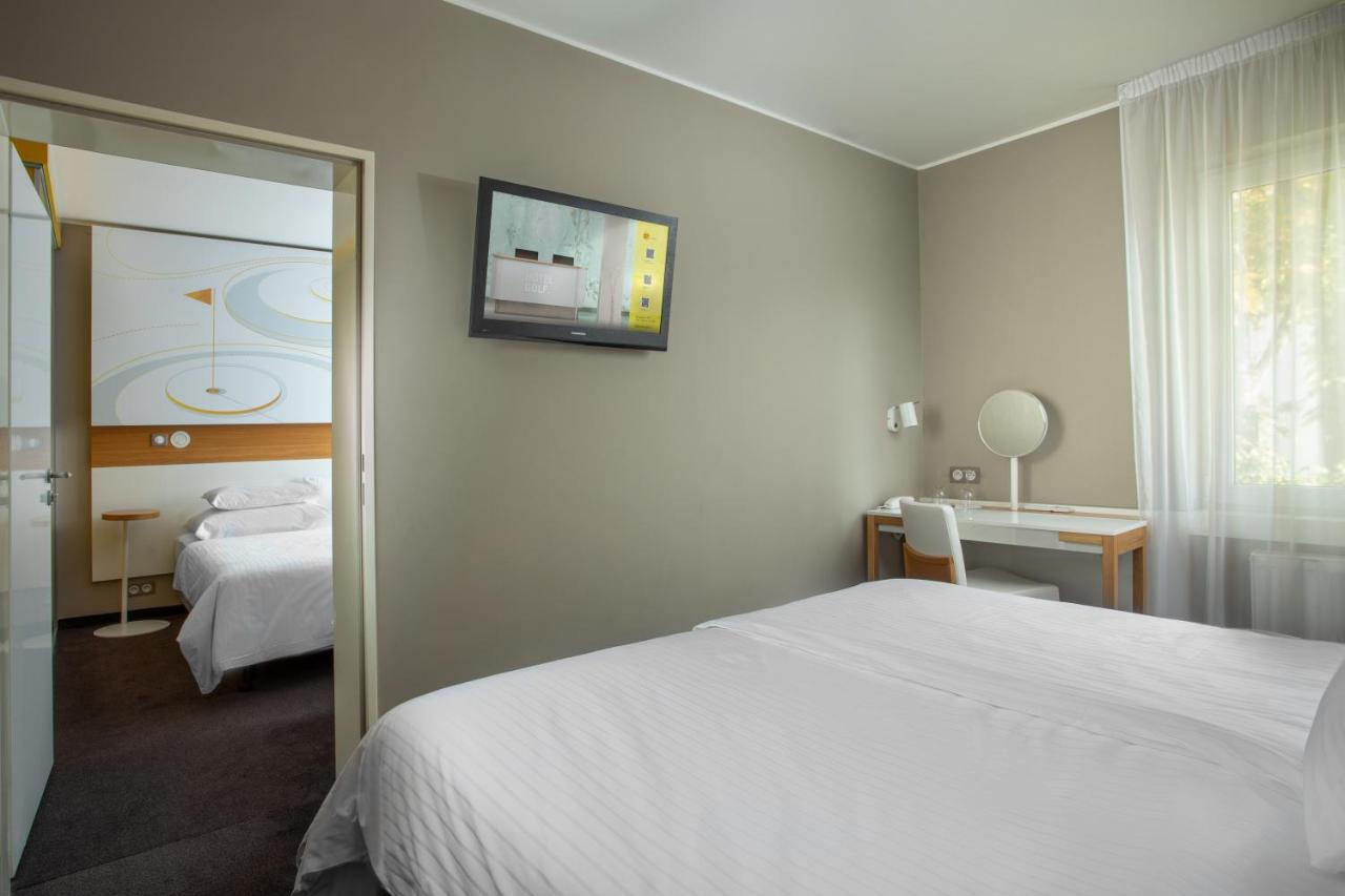 Hotel Golf Prague photo