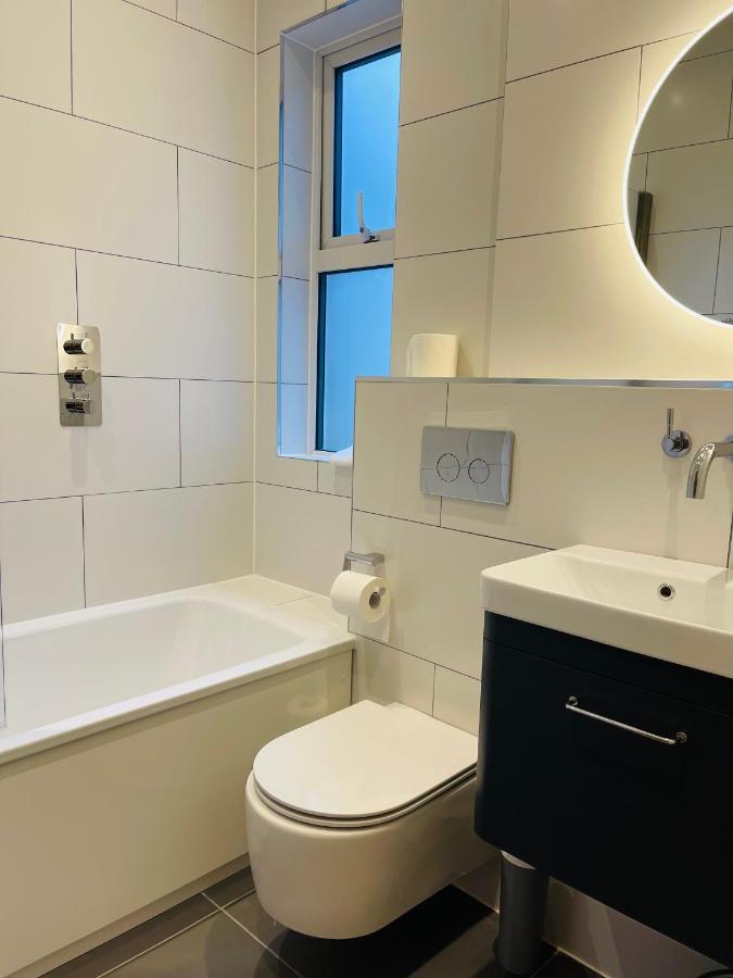 Glenlyn Apartments photo