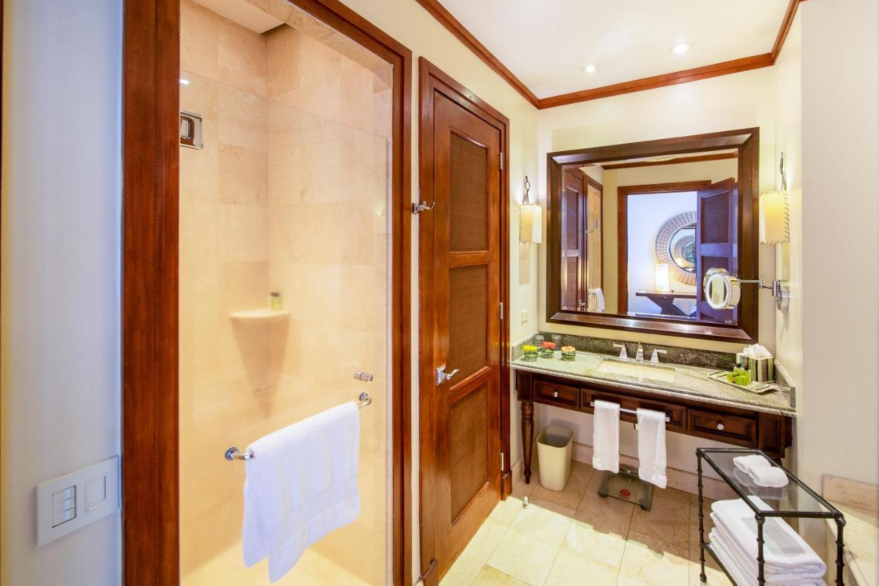 Real InterContinental at Multiplaza Mall, an IHG Hotel photo
