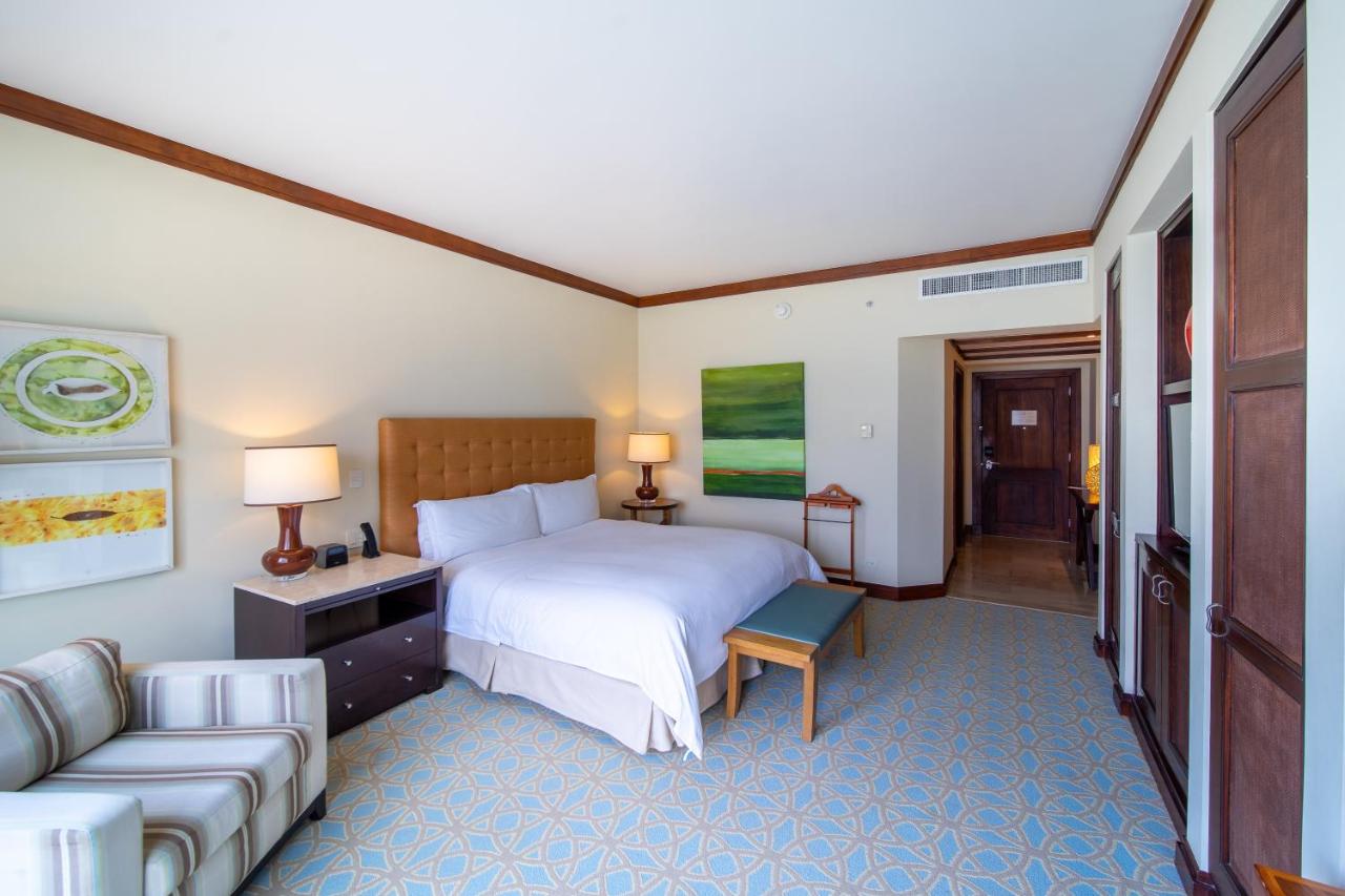 Real InterContinental at Multiplaza Mall, an IHG Hotel photo