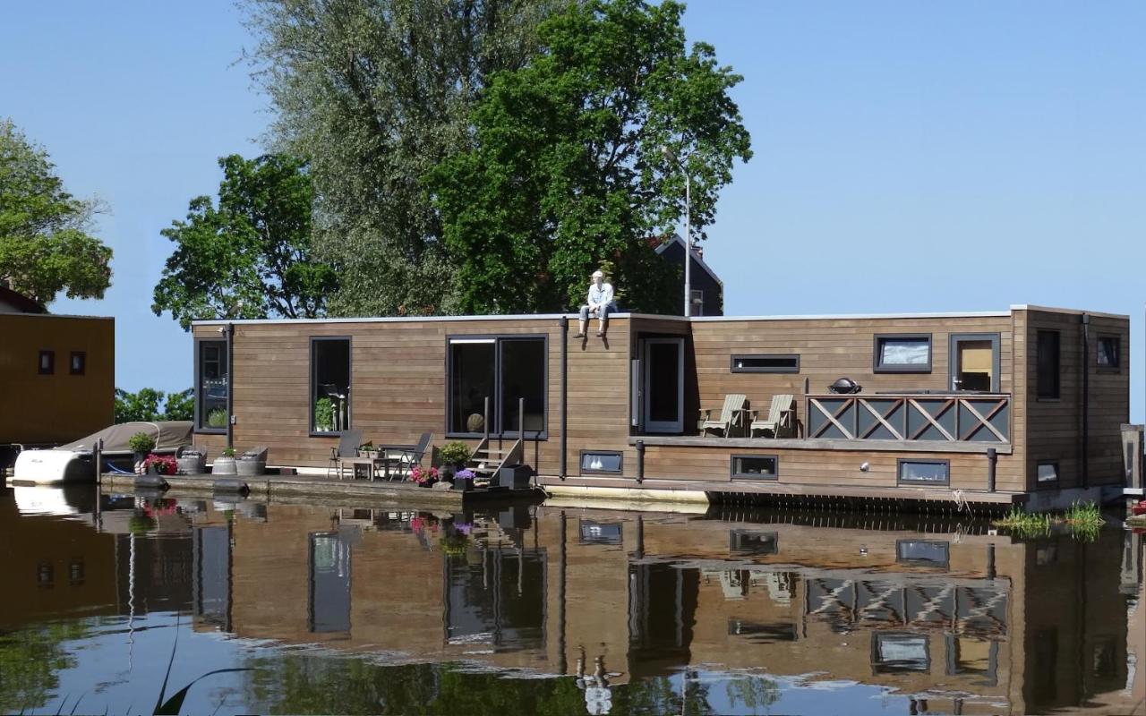 Houseboat, near Amsterdam, Jacuzzi, Private, Krommenie – Updated 2023 Prices