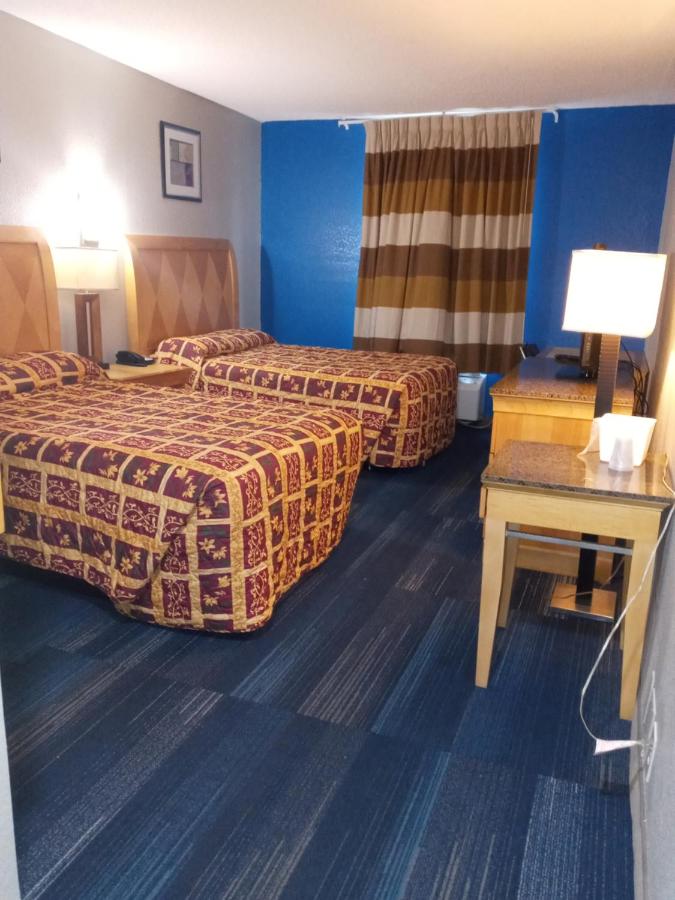 Sunshine motel — photo 12