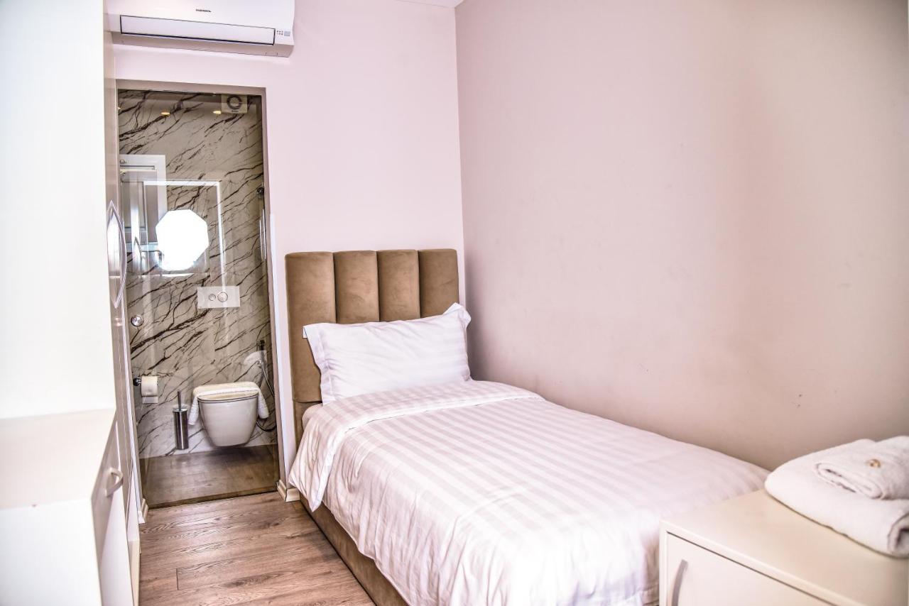 VH Broadway Tirana Hotel photo