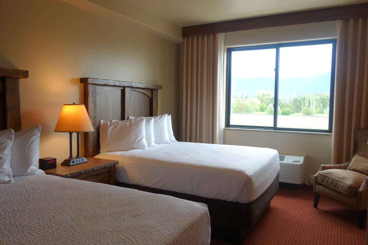 Glacier International Lodge — photo 9
