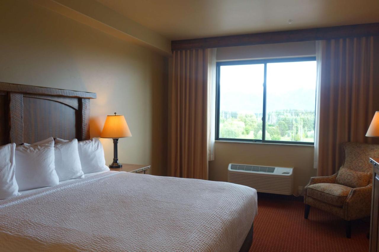 Glacier International Lodge — photo 22