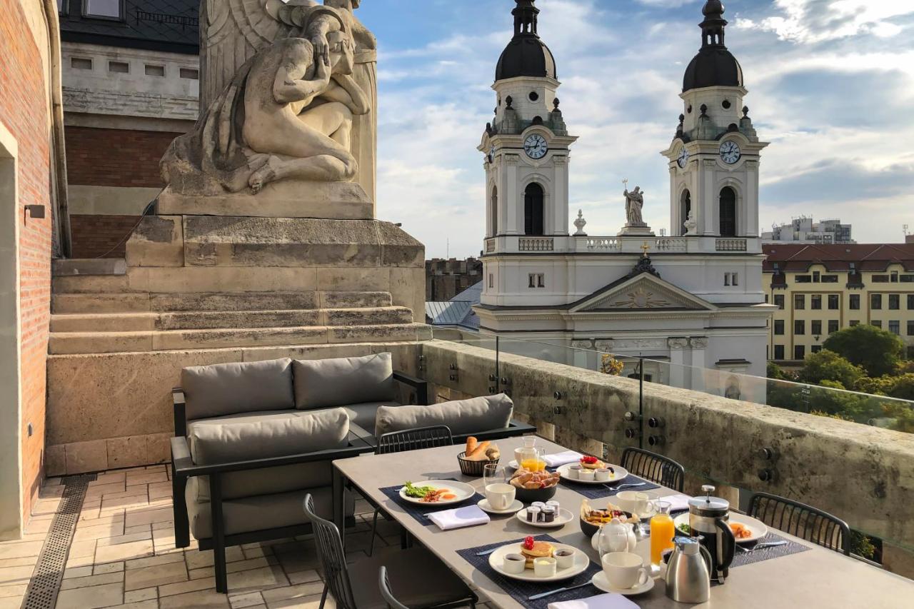 Kozmo Hotel Suites & Spa