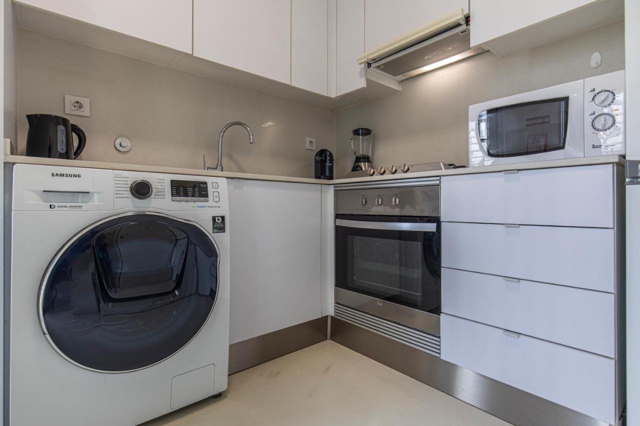 Bright & Comfy Flat in Lisbon by LovelyStay - 5