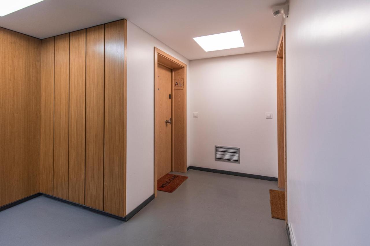 Bright & Comfy Flat in Lisbon by LovelyStay - 3