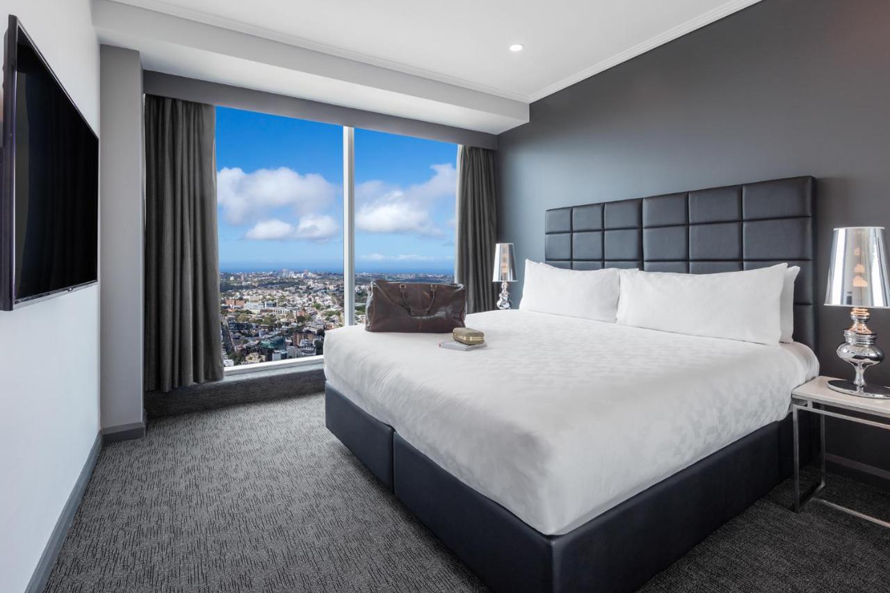Meriton Suites World Tower, Sydney photo